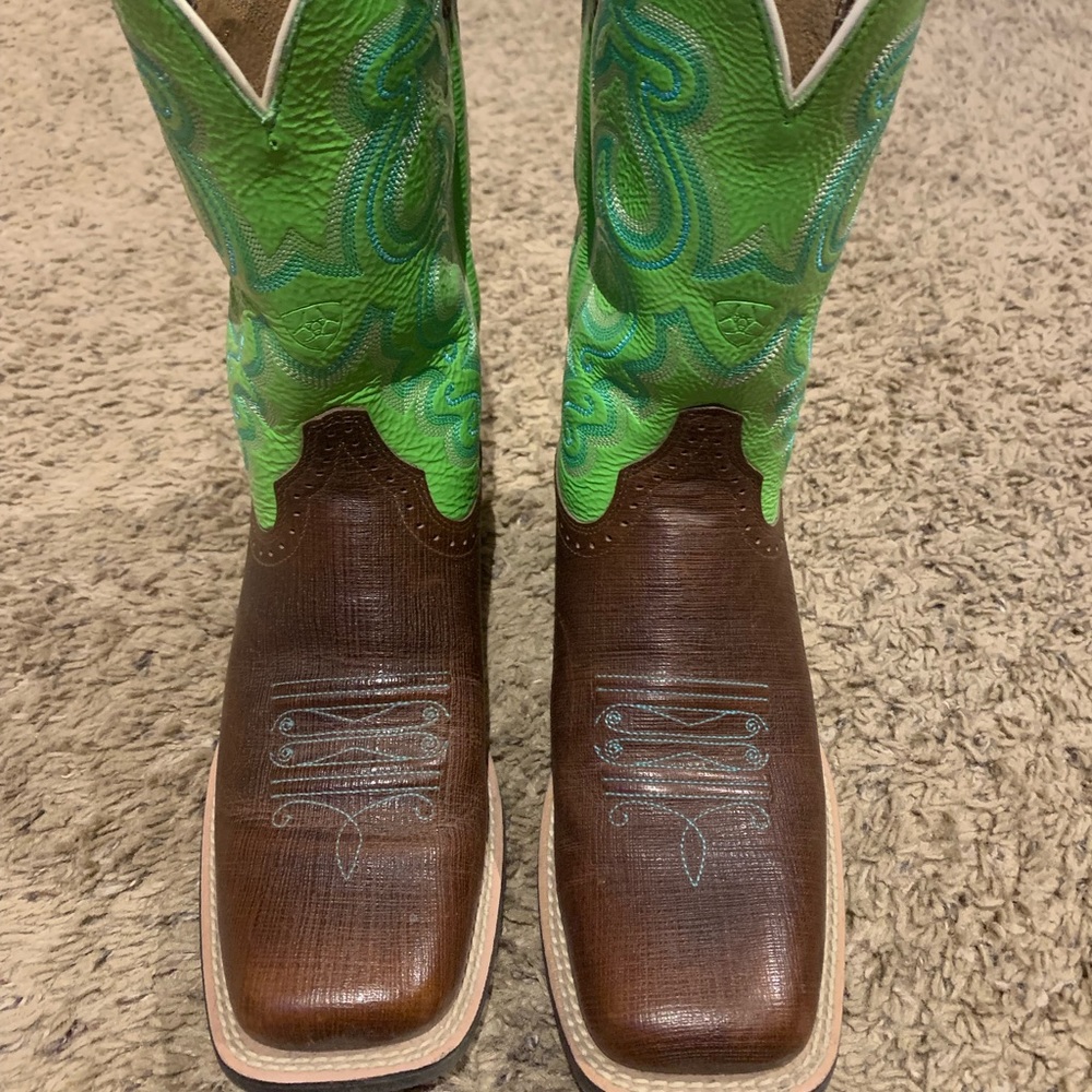 Women’s Ariat boots